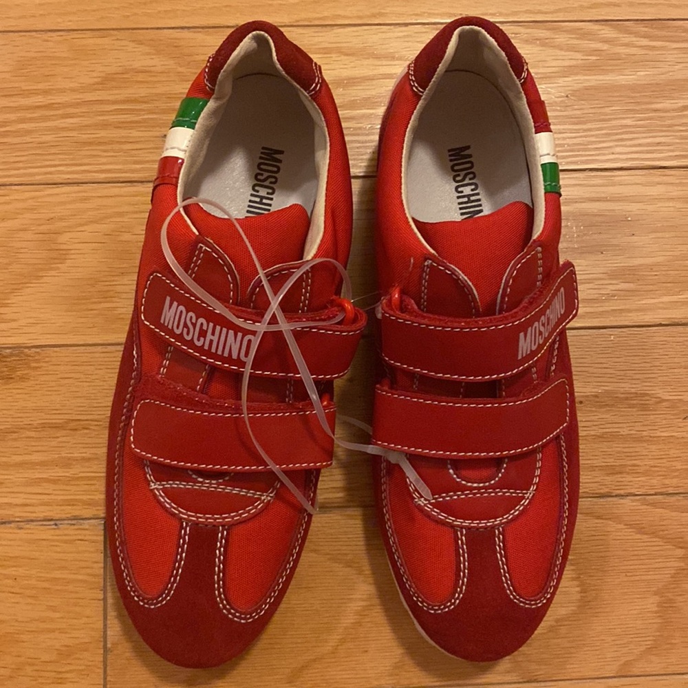 MOSCHINO women’s sneakers - New. Size 37.